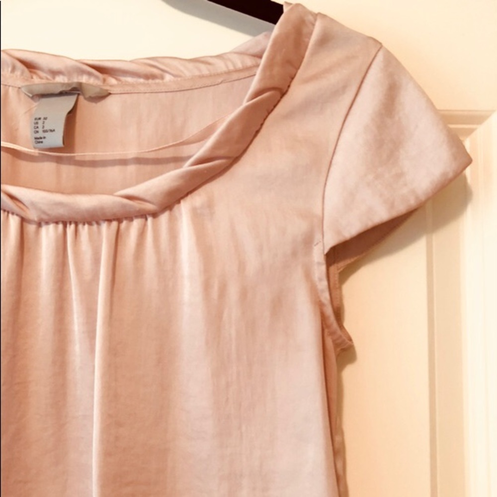 Silky pink cap sleeved top